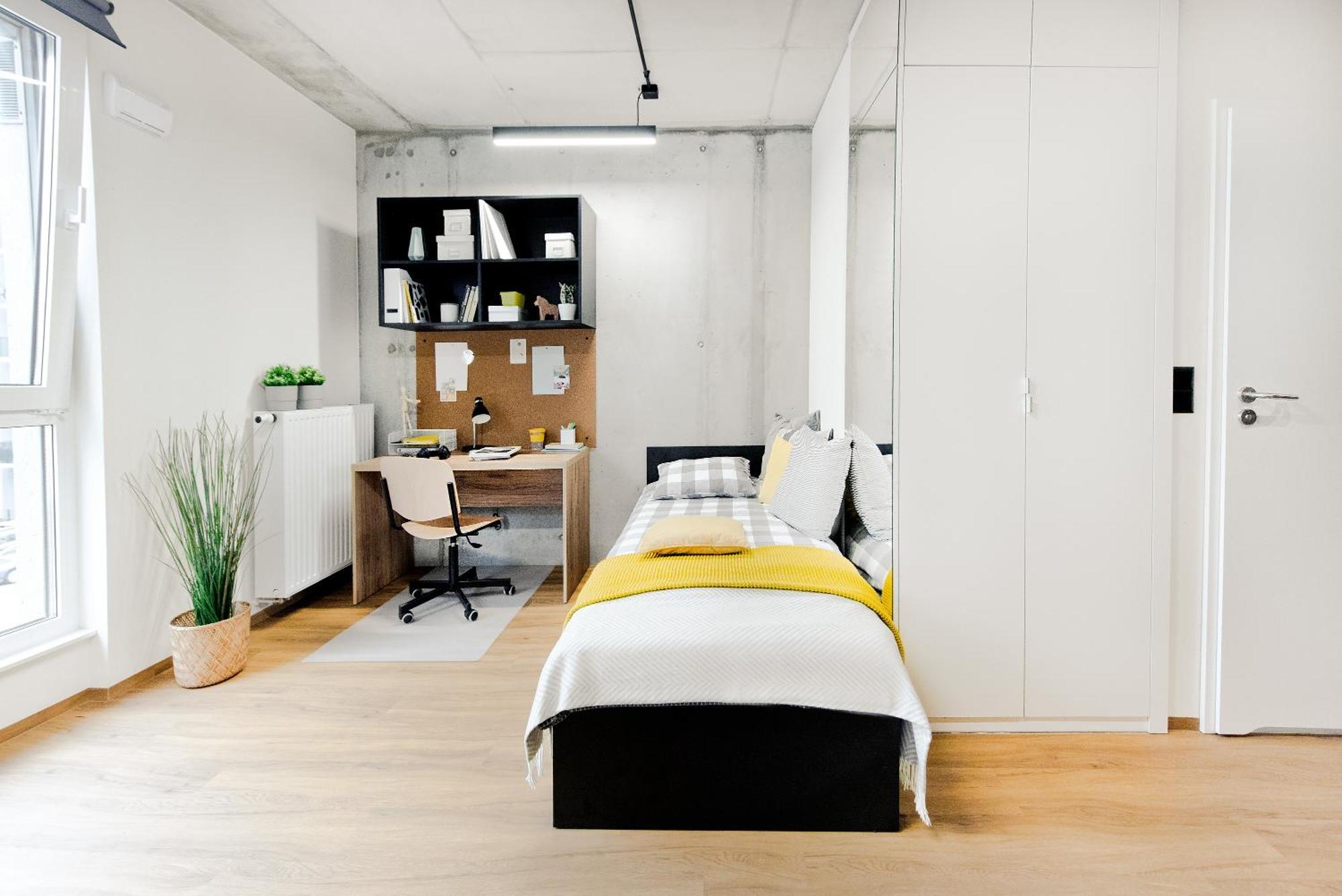 Shed Living Krakow Aparthotel Bagian luar foto