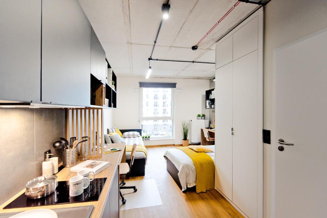 Shed Living Krakow Aparthotel Bagian luar foto