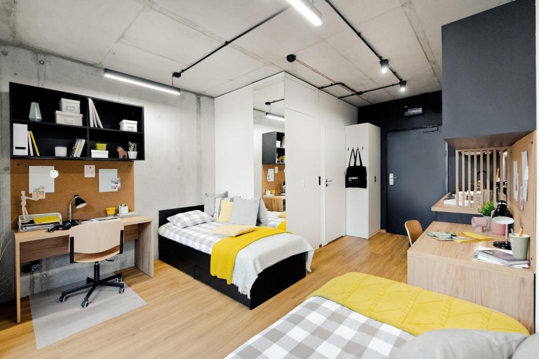 Shed Living Krakow Aparthotel Bagian luar foto